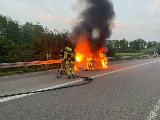 FW Alpen: Einsatzreicher Abend auf der Autobahn A57