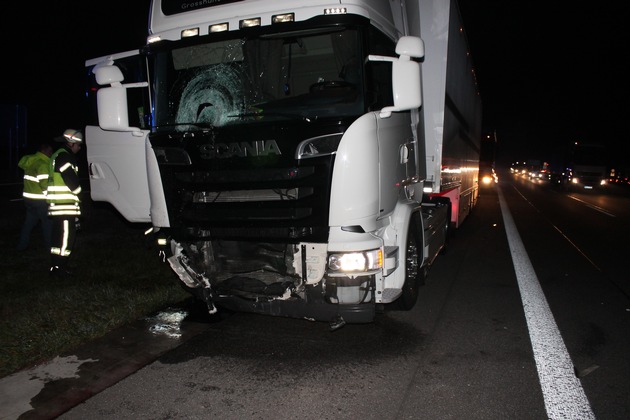 POL-PPRP: Wegen Lkw-Unfall kilometerlanger Stau