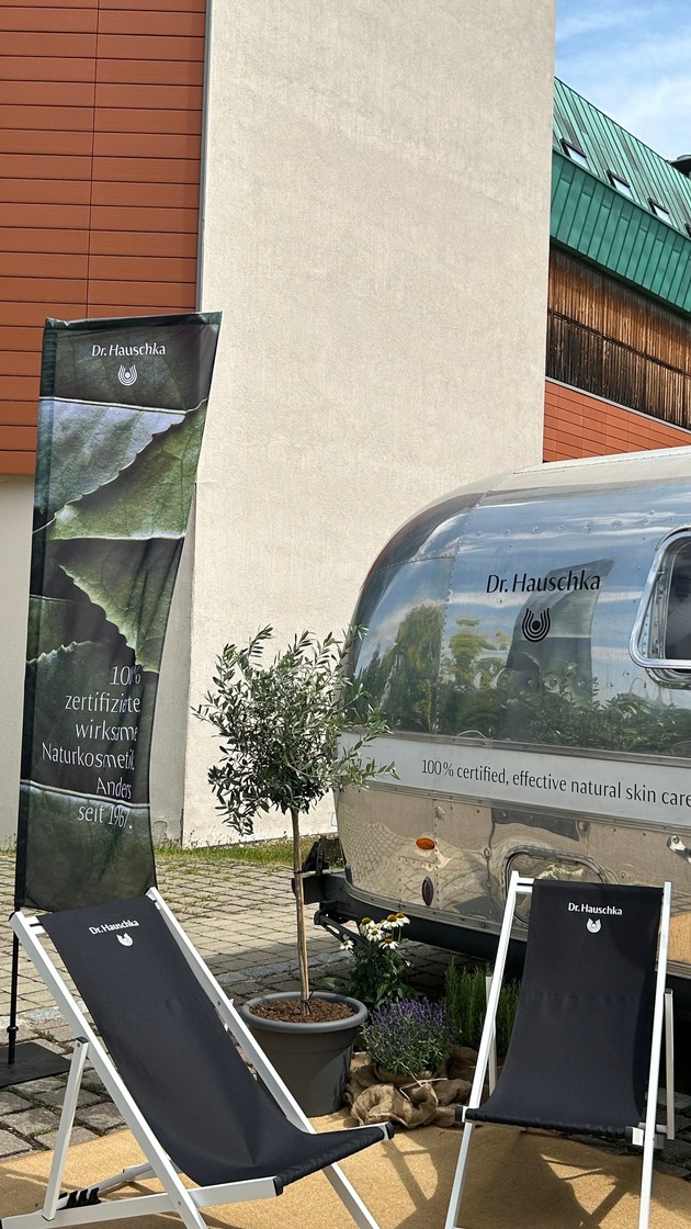 Dr. Hauschka Deutschland-Tour: Zum Neuprodukt Long Lasting Mascara tourt Dr. Hauschka mit seinem Airstream durch sechs deutsche Städte