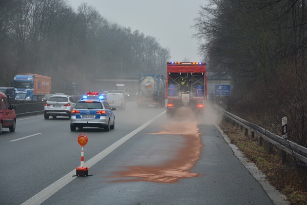 FW-MH: Ölspur auf Autobahn