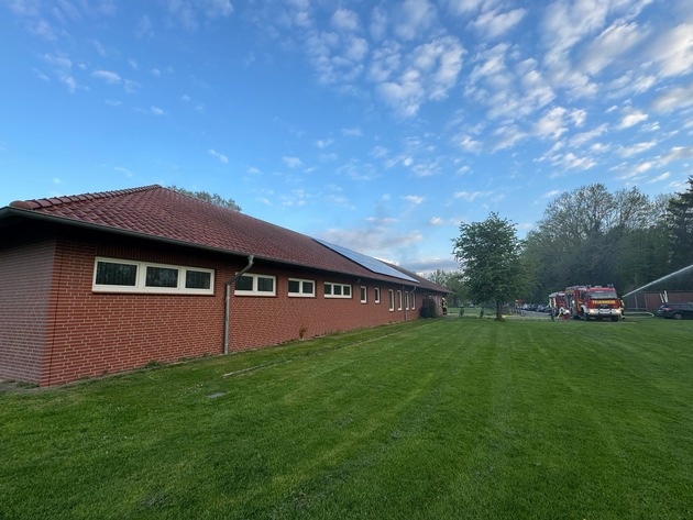 FW Flotwedel: Ortsfeuerwehren Wienhausen und Bockelskamp proben den Ernstfall im örtlichen Sportheim
