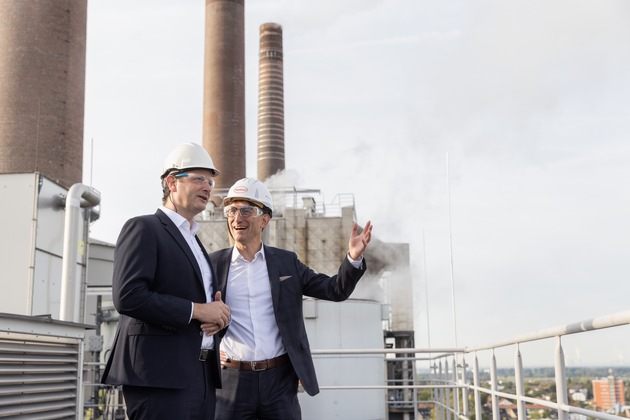 Henkel und Stadtwerke Düsseldorf besiegeln Klimaschutz-Kooperation / Henkel speist Energie ins öffentliche Fernwärme-Netz ein