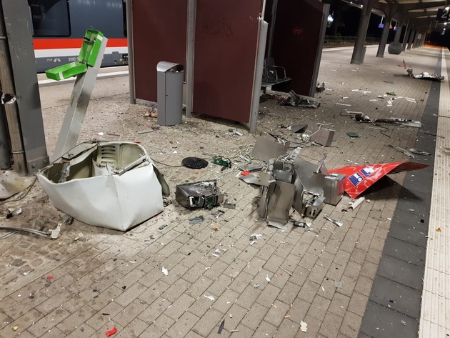 BPOLI MD: Fahrausweisautomat am Bahnhof Güsten gesprengt