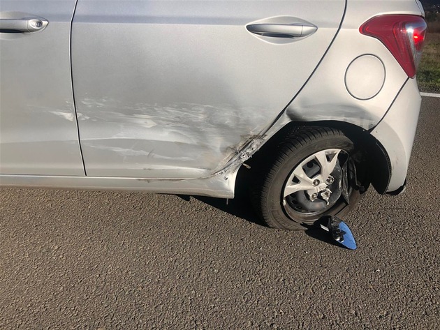 POL-PDKL: Unfall im Kurvenbereich - beide Fahrzeuge stark beschädigt