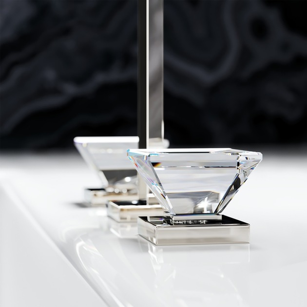 Design für die Sinne: Jörger begrüßt das neue Jahr mit „Empire Royal Crystal“