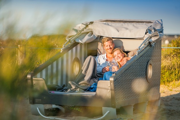 Büsum zählt auf seine Einwohner! Bürgerbefragung zur Bedeutung des Tourismus startet - jetzt mitmachen und eine von drei Übernachtungen im Schlafstrandkorb gewinnen