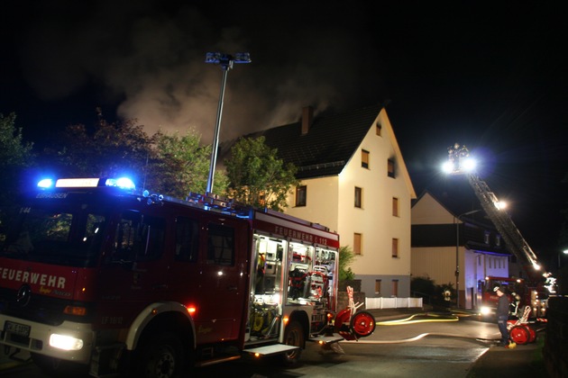KFV-CW: Scheune mit Wohnhaus brannte lichterloh
Über 100 Einsatzkräfte  bei Großbrand in Ebershardt im Einsatz
Keine Verletzten aber hoher Sachschaden