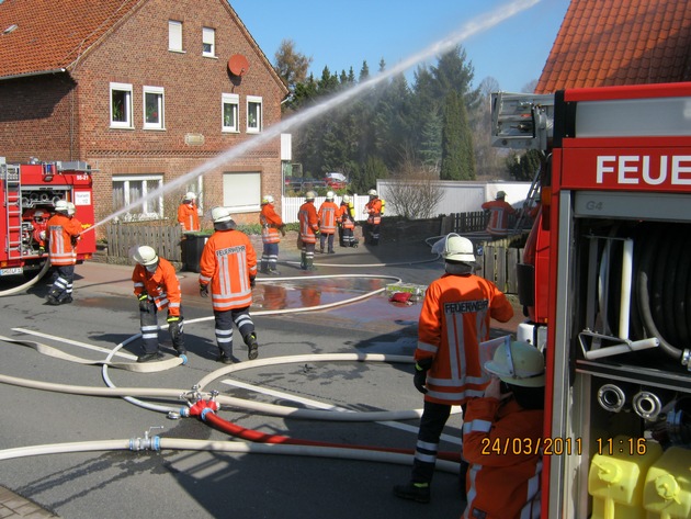 POL-STH: Wohnhausbrand in Meerbeck