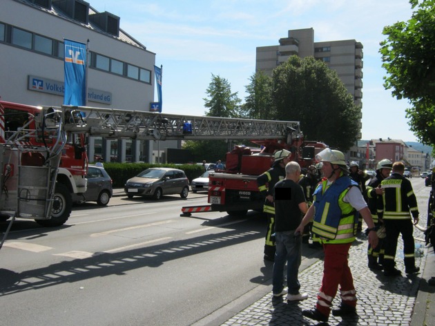 FW-AR: Verschmorte Kaffeemaschine ruft Arnsberger Feuerwehr auf den Plan