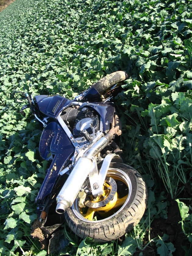 POL-STH: (ber) Erneut schwerer Motorradfahrerunfall