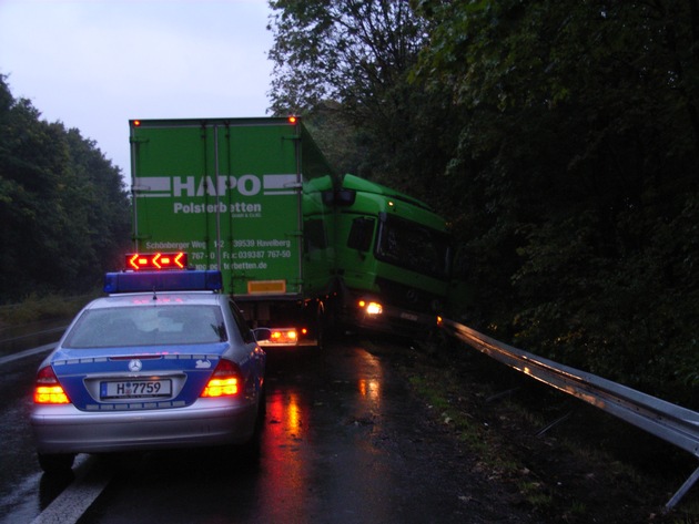 POL-HI: LKW-Bergung nach Verkehrsunfall macht Sperrung der A39 erforderlich