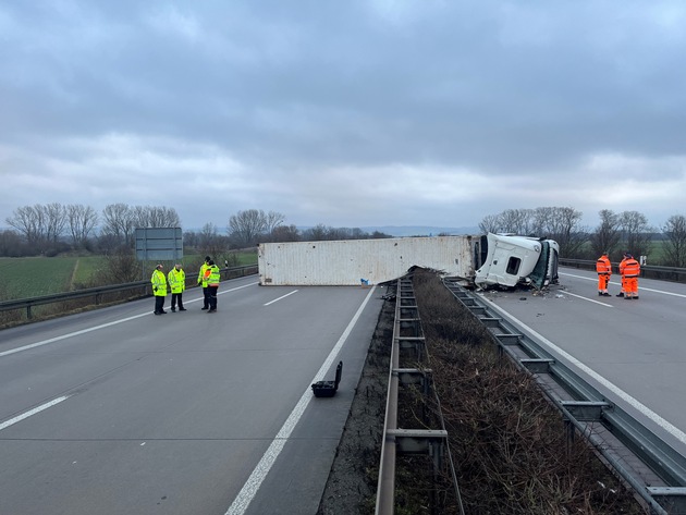 API-TH: Vollsperrung beider Richtungsfahrbahnen aufgrund von Bergungsmaßnahmen