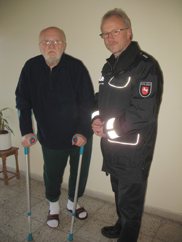 POL-GOE: (123/2009) Nach gemeinem Diebstahl - Hilfsbereiter Göttinger spendet Unterarmstützen