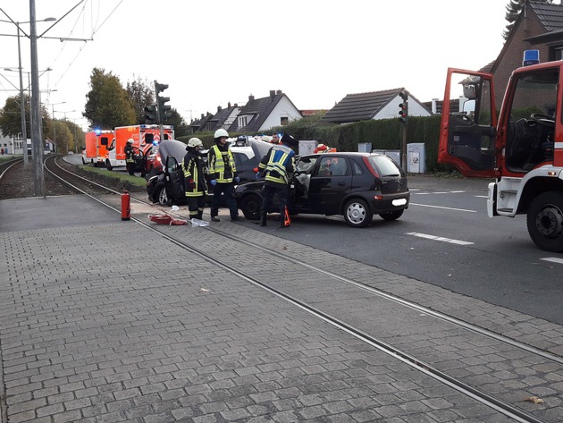 FW-BO: Verkehrsunfall auf der Essener Straße in Bochum