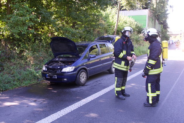 FW Menden: PKW-Brand auf der Westtangente