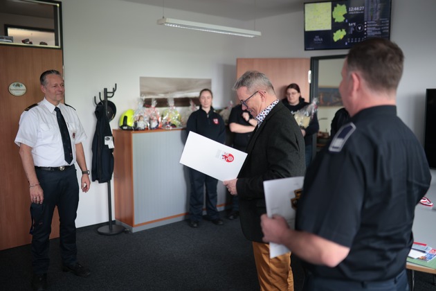 FW Ratingen: FEIERlichkeiten bei der Feuerwehr Ratingen