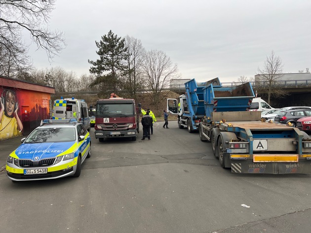 POL-GI: Gießen: Kontrollen des gewerblichen Güterkraftverkehrs - zahlreiche Verstöße