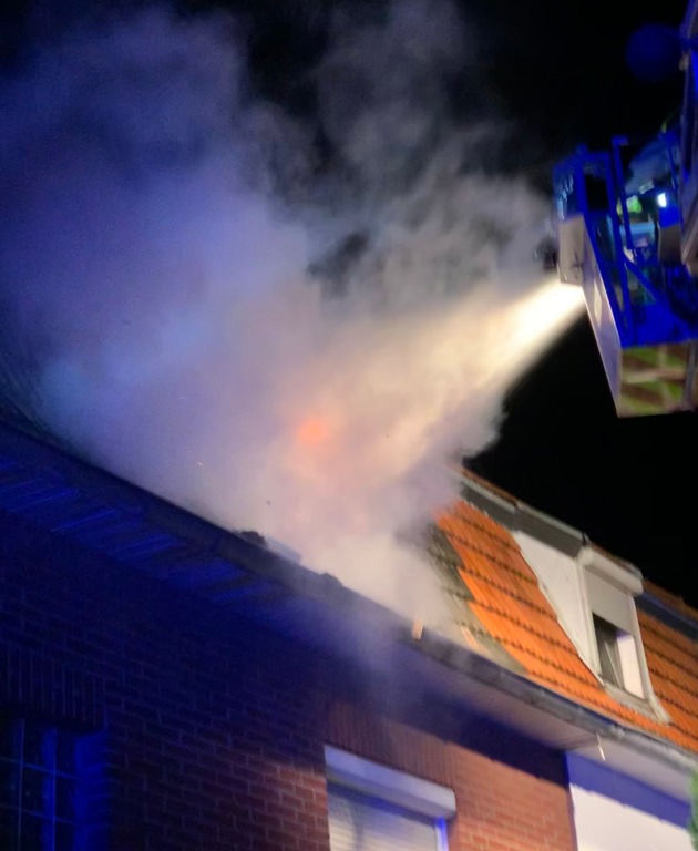 FW-Stolberg: Brand eines Wohnhauses - zwei Verletzte