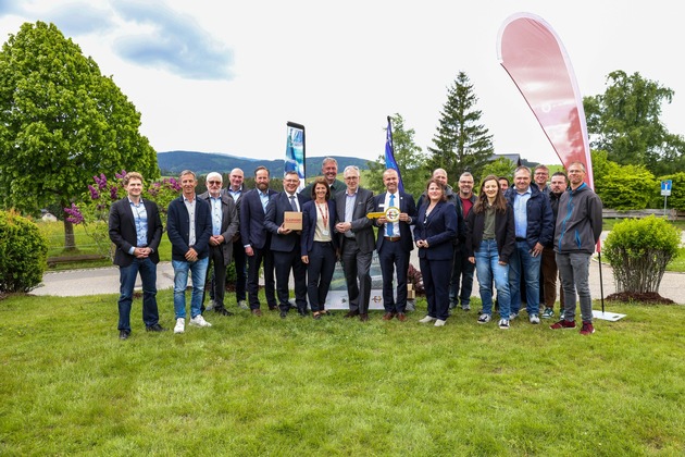 Highspeed-Internet im bislang weißesten Fleck Baden-Württembergs: Vodafone aktiviert das Glasfaser-Netz des Zweckverbands Breitband Breisgau-Hochschwarzwald in Breitnau