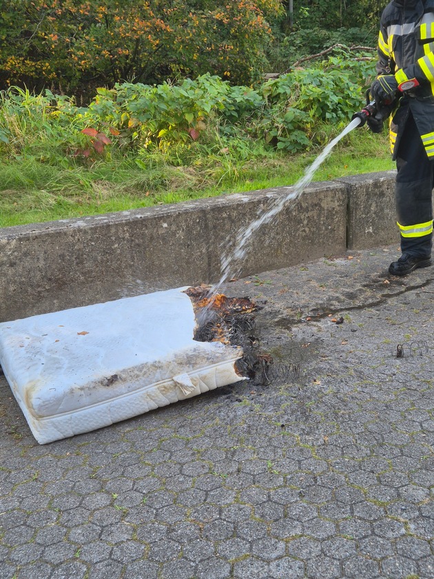 FFW Schiffdorf: Löscheinsatz der Polizei verhindert Schlimmeres