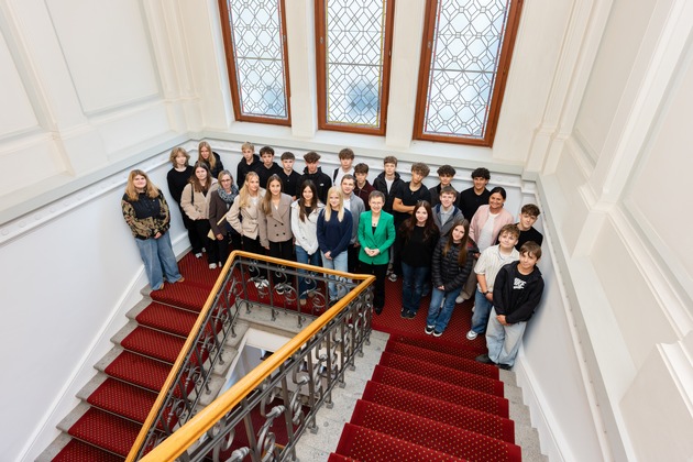 Erster Termin der Regierungschefin mit Jugendlichen der Realschule Triesen nach Rekonvaleszenz