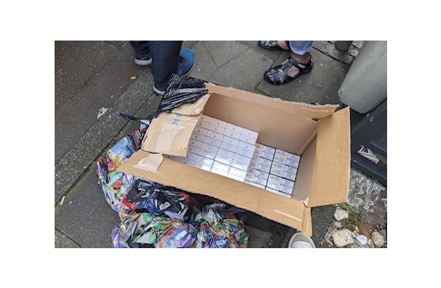 ZOLL-E: In flagranti - 10.000 Zigaretten vor der Tür der Zollfahndung gehehlt