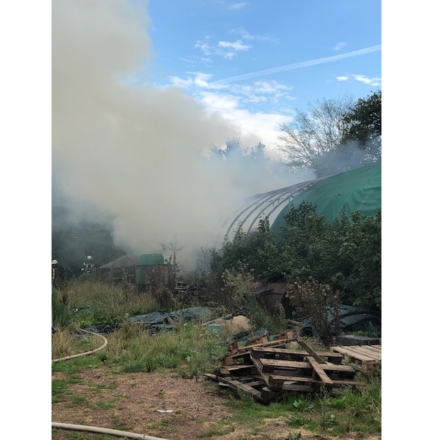POL-PDWIL: Brand einer Lagerhalle für Strohballen
