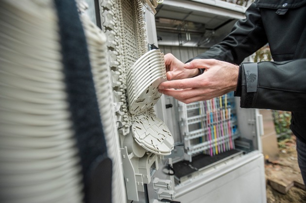 Glasfaserausbau: Häuser in Bockenheim, Europaviertel und Riederwald werden jetzt angeschlossen