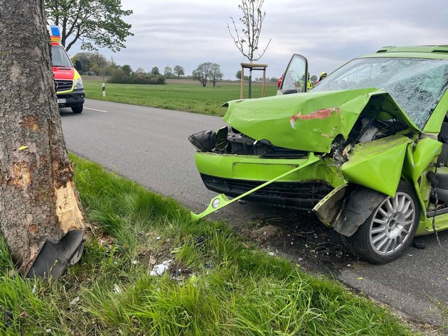 POL-STD: 29-jähriger Autofahrer bei Unfall in der Gemarkung Ahlerstedt schwer verletzt