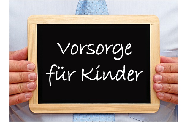 Kindervorsorge: uniVersa verbessert Schutz für Kinder