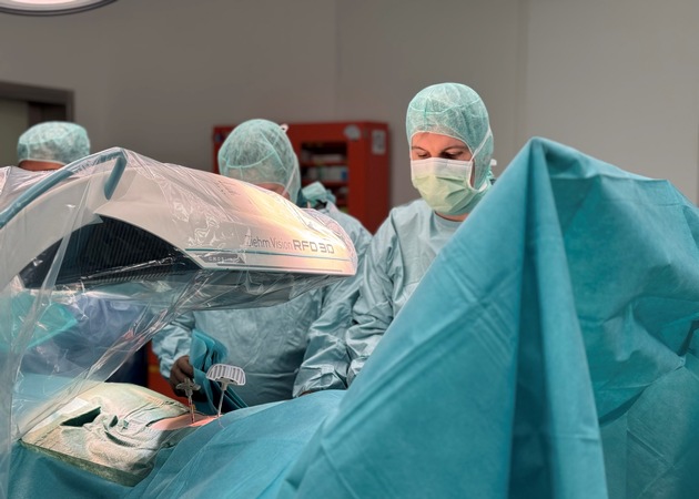 Thermische Frequenzablation - Neue Behandlung bei Tumorschmerzen der Wirbelsäule am RHÖN-KLINIKUM Campus Bad Neustadt