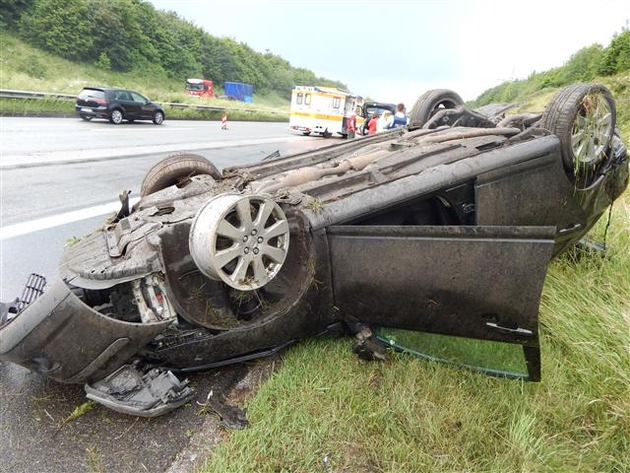 POL-VDKO: Bundesautobahn 3
KRUNKEL &quot;schwerer Verkehrsunfall&quot; Einsatz Rettungshubschrauber