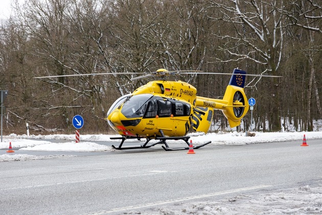FW-SE: Drei Verletzte durch Verkehrsunfall auf der Bundesstraße 206