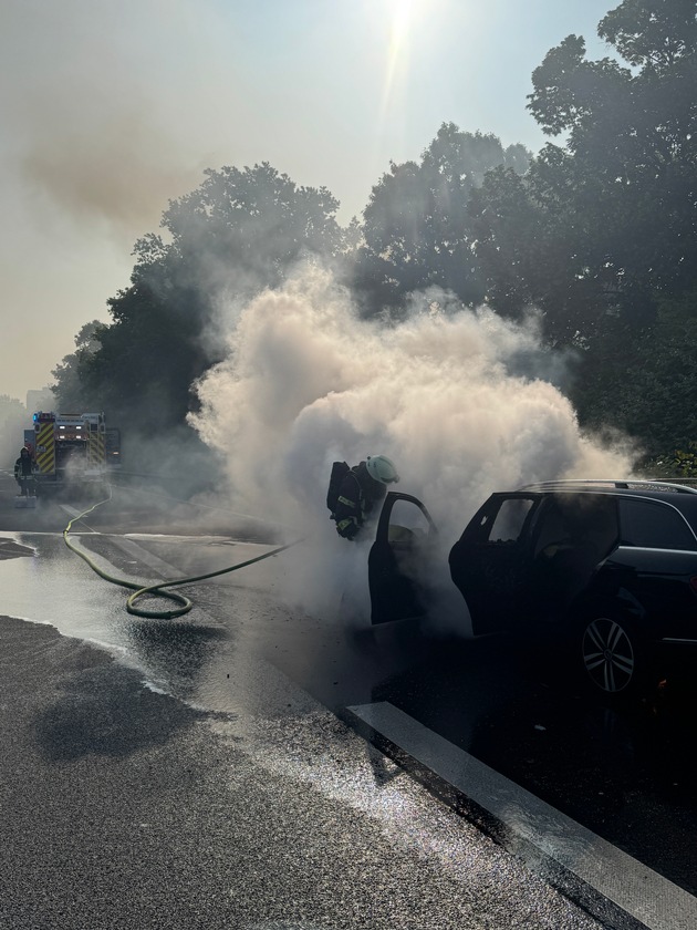 FW-MH: PKW-Brand auf der A40