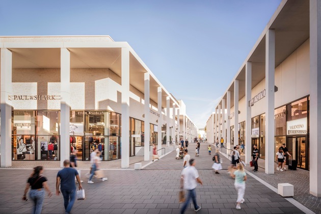 Eröffnung des ersten Maison Margiela Outlet Stores Deutschlands in der Outletcity Metzingen