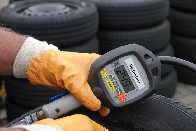 Test TCS degli pneumatici estivi: il meno performante fa perdere circa 7 metri di distanza di frenata su strada bagnata