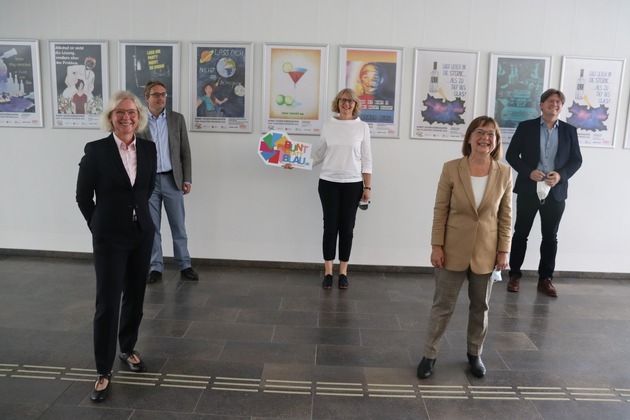 Gesundheitsministerin Nonnemacher eröffnet DAK-Ausstellung &quot;bunt statt blau&quot; gegen Komasaufen