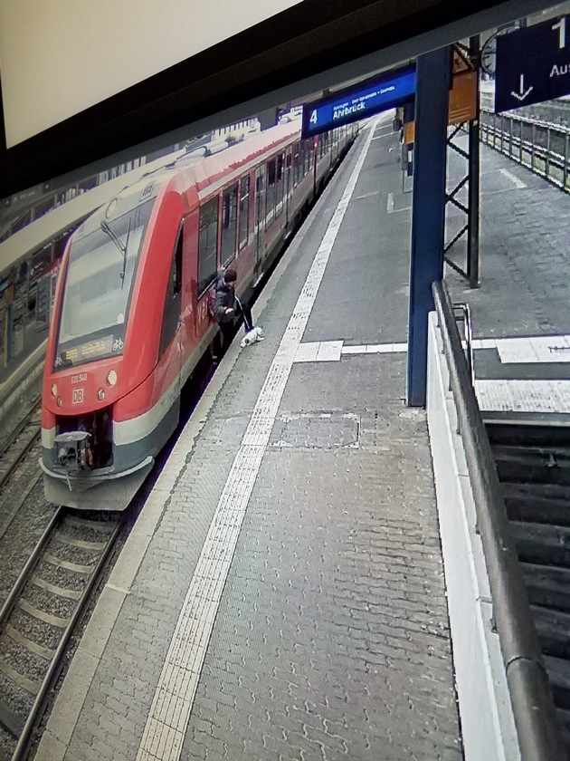 BPOL NRW: Reisender stürzt am Bonner Hauptbahnhof zwischen Bahnsteigkante und Zug