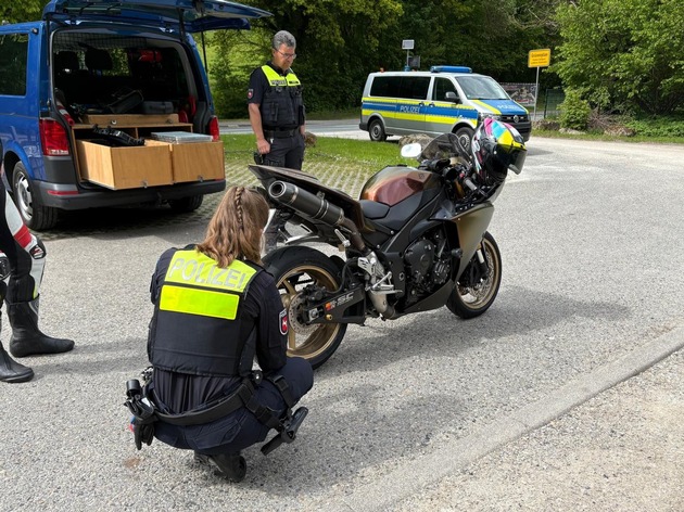 POL-HM: Motorradkontrollen im Bereich Holzminden: Polizei zieht überwiegend positives Fazit