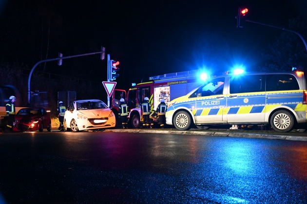 FF Olsberg: Unfall auf B 480 in Olsberg, Vollsperrung wegen rücksichtsloser Verkehrsteilnehmer