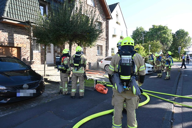 FW Pulheim: Rauchentwicklung im Keller - Pulheimer Feuerwehr im Einsatz