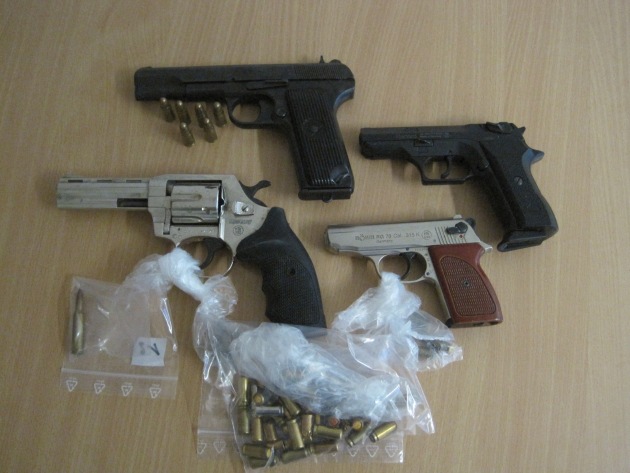 POL-GOE: (34/2012) Drogen und scharfe Schusswaffe in Wohnung in Geismar entdeckt und beschlagnahmt - 32 Jahre alter Göttinger sitzt in U-Haft