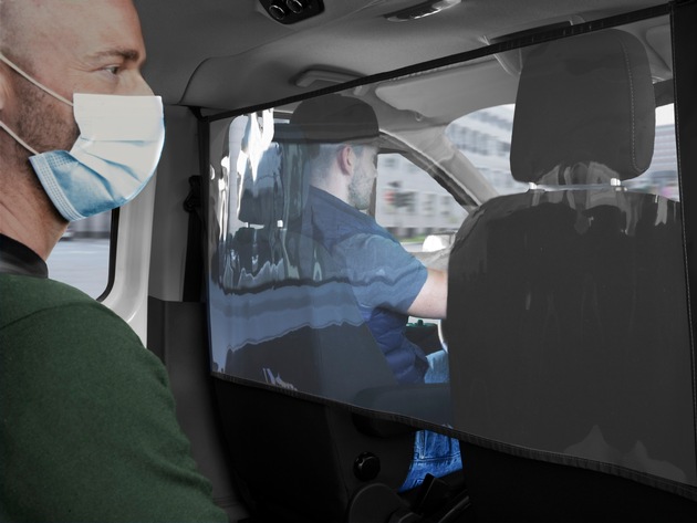 Social Distance: Ford bietet transparente Schutzschilde als Zubehör für Innenräume von Nutzfahrzeugen an