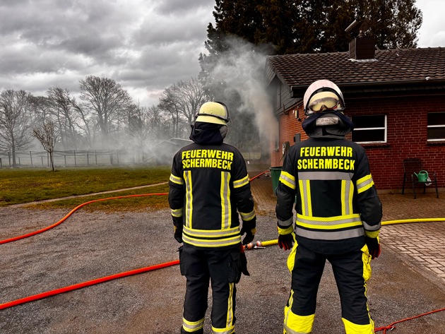 FW-Schermbeck: Zimmerbrand am Ostersonntag