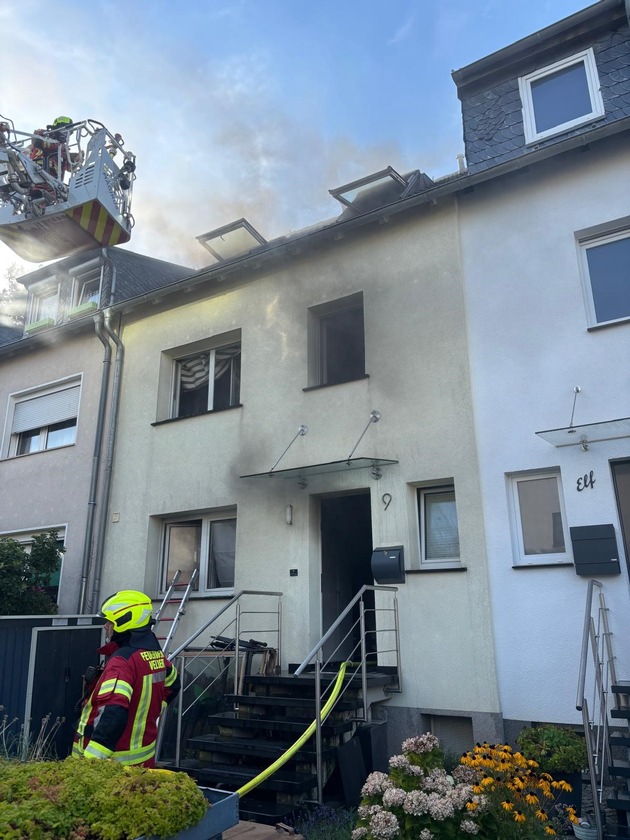 FW-Velbert: Wohnungsbrand auf dem Geranienweg