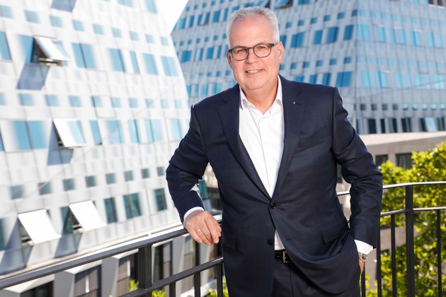 Wechsel in der Breuninger Unternehmensleitung zum 01.10.2020 / Benjamin Fuest folgt Uwe Hildebrand als Chief Sales Officer