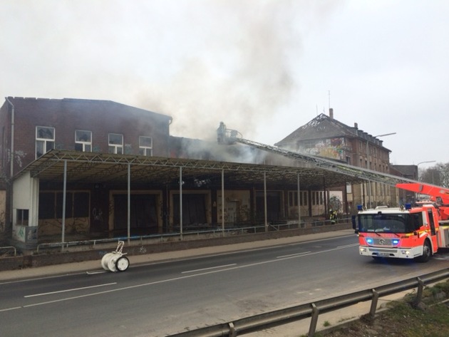 FW-D: Zwei Brände in ehemaliger Papierfabrik