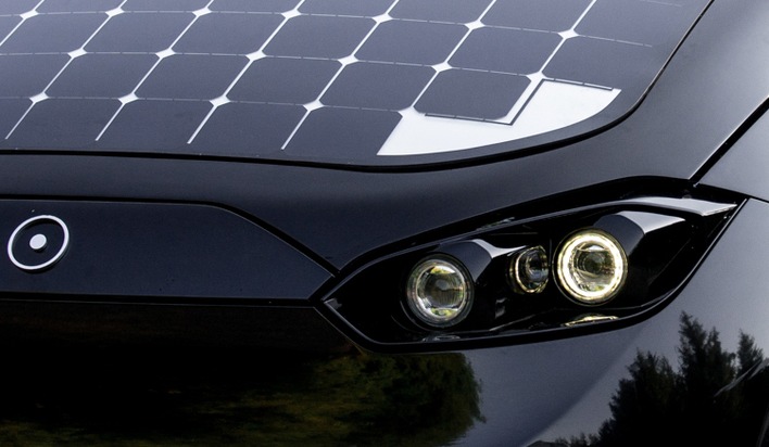 Sono Motors GmbH: Sono Motors stattet Solarauto Sion mit neuer LED-
Scheinwerfer-Technologie aus