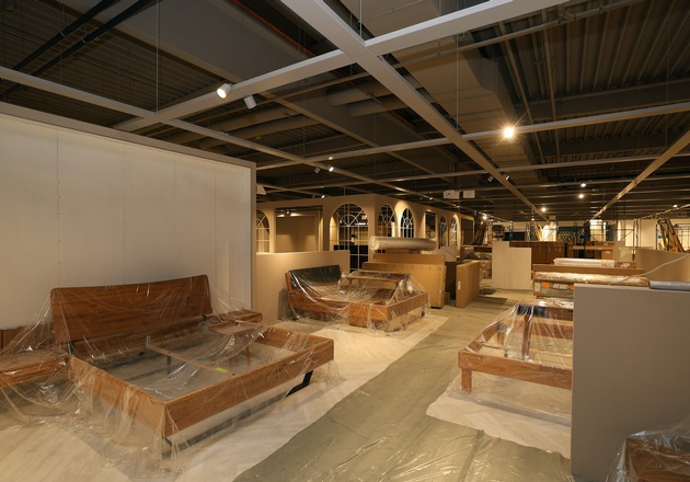 Der Neubau des XXXLutz Möbelhauses in Rangsdorf biegt auf die Zielgerade ein