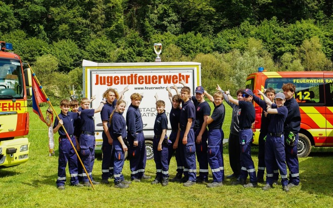 FW Ratingen: Jugendfeuerwehr trotzt Regen beim Kreiszeltlager